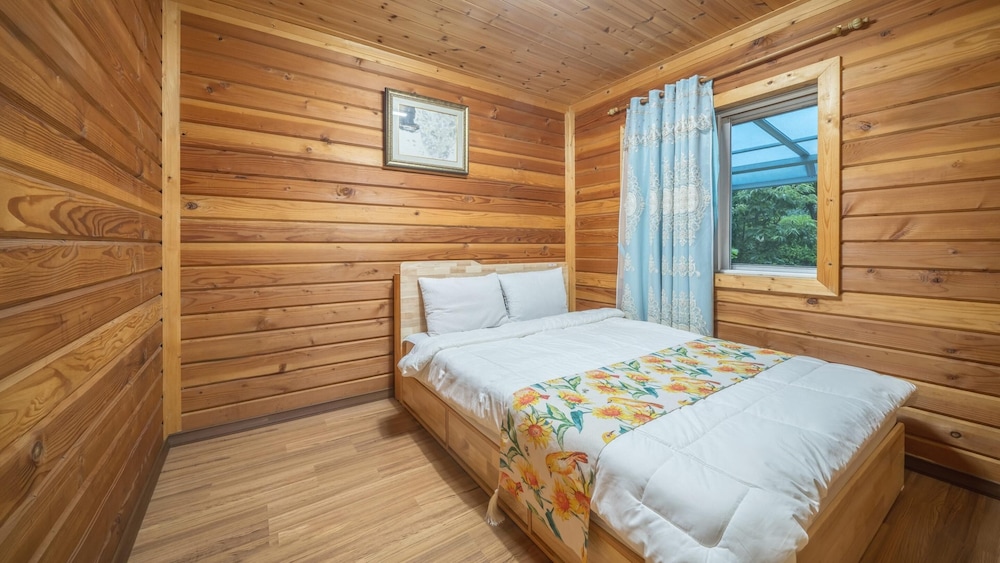 Basic Room, 1 Bedroom (Yellow-3) - Photo 5
