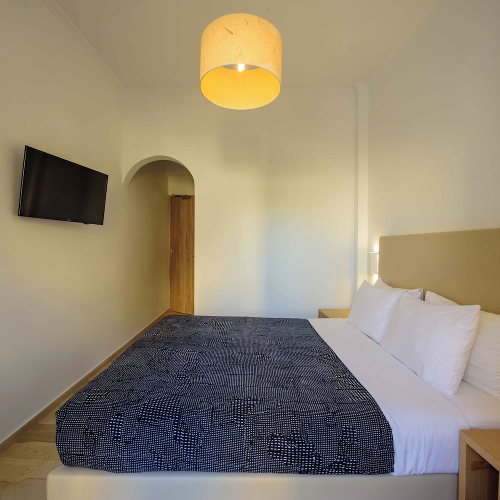 Economy Double Room - Photo 7
