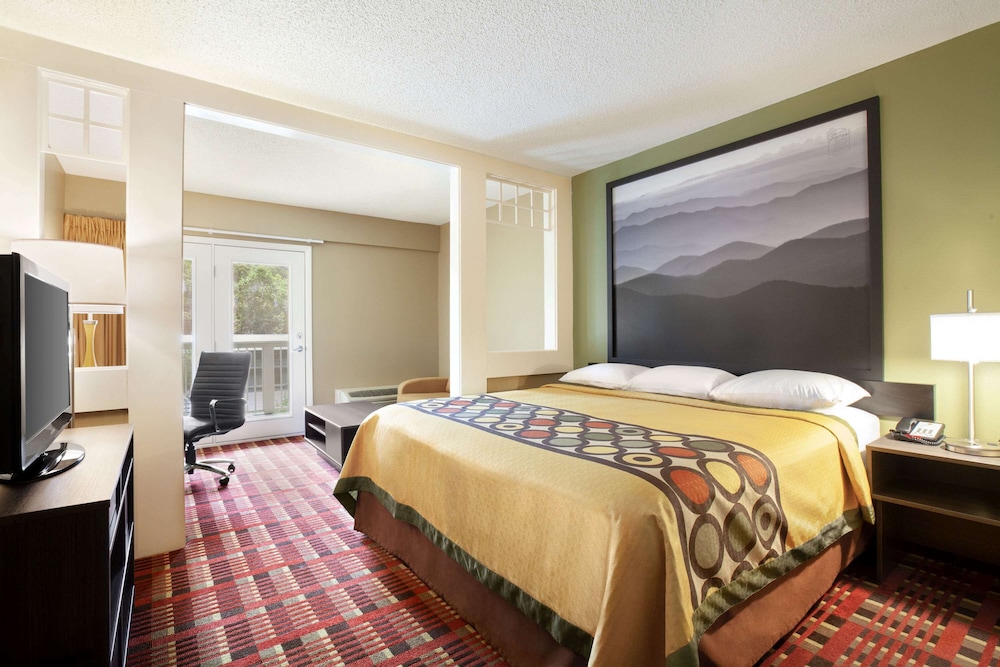 Studio Suite, 1 King Bed, Non Smoking - Photo 4