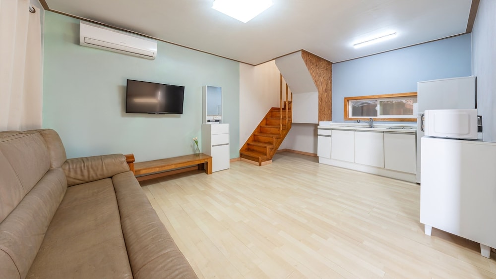 Basic Room, 1 Bedroom (B 501 (Private room/private BBQ/Pet))