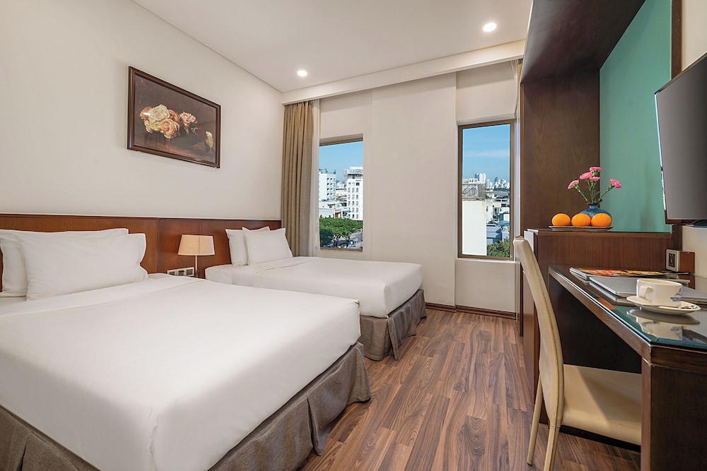 Superior Twin Room, City View