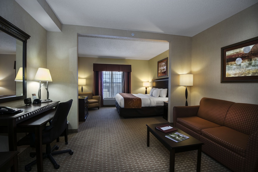 1 King Suite - Photo 1