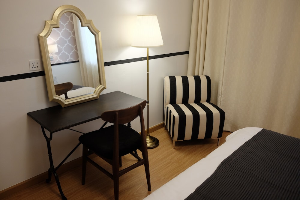 Deluxe Quadruple Room, Multiple Beds, 2 Bathrooms photo 2