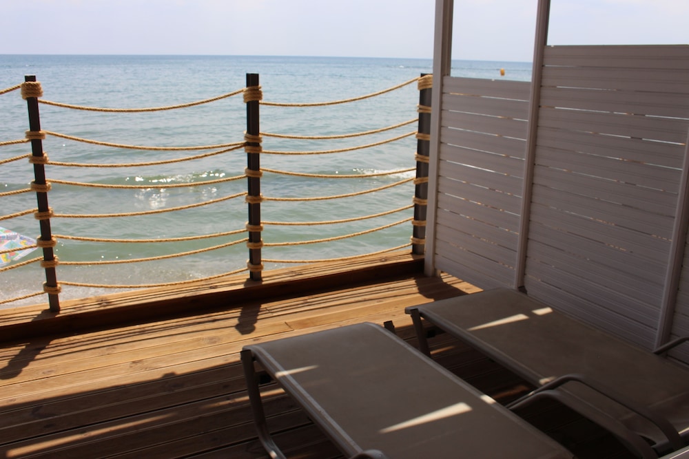 Deluxe Double Room, Sea Facing (Plus)