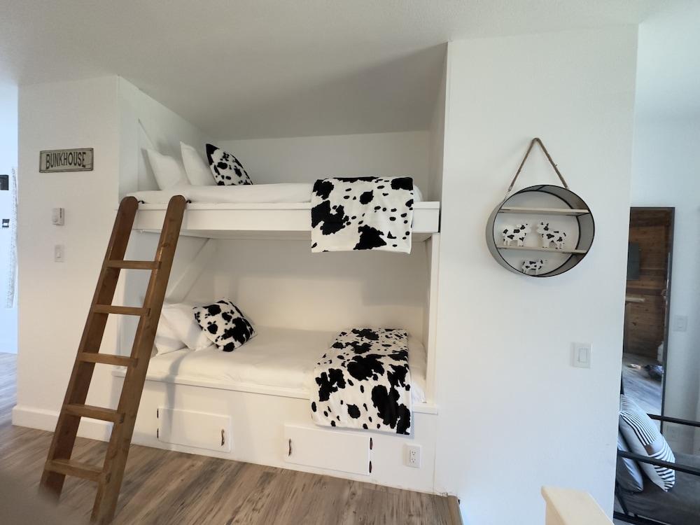 Condo, Multiple Beds, Ensuite photo 1