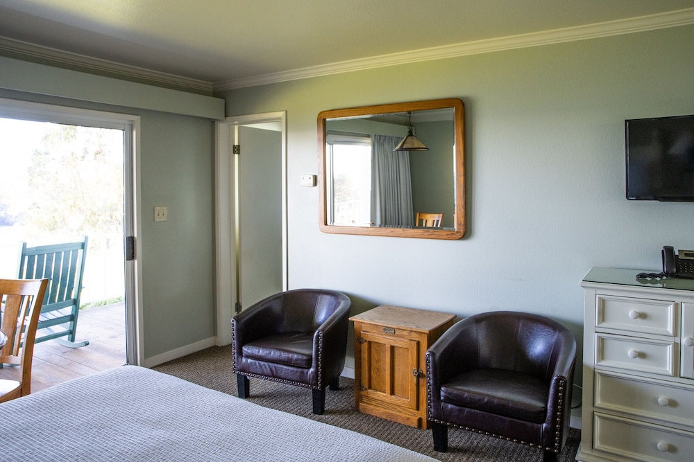 Traditional Room, 2 Queen Beds, Ocean View (Non-pet friendly) photo 2