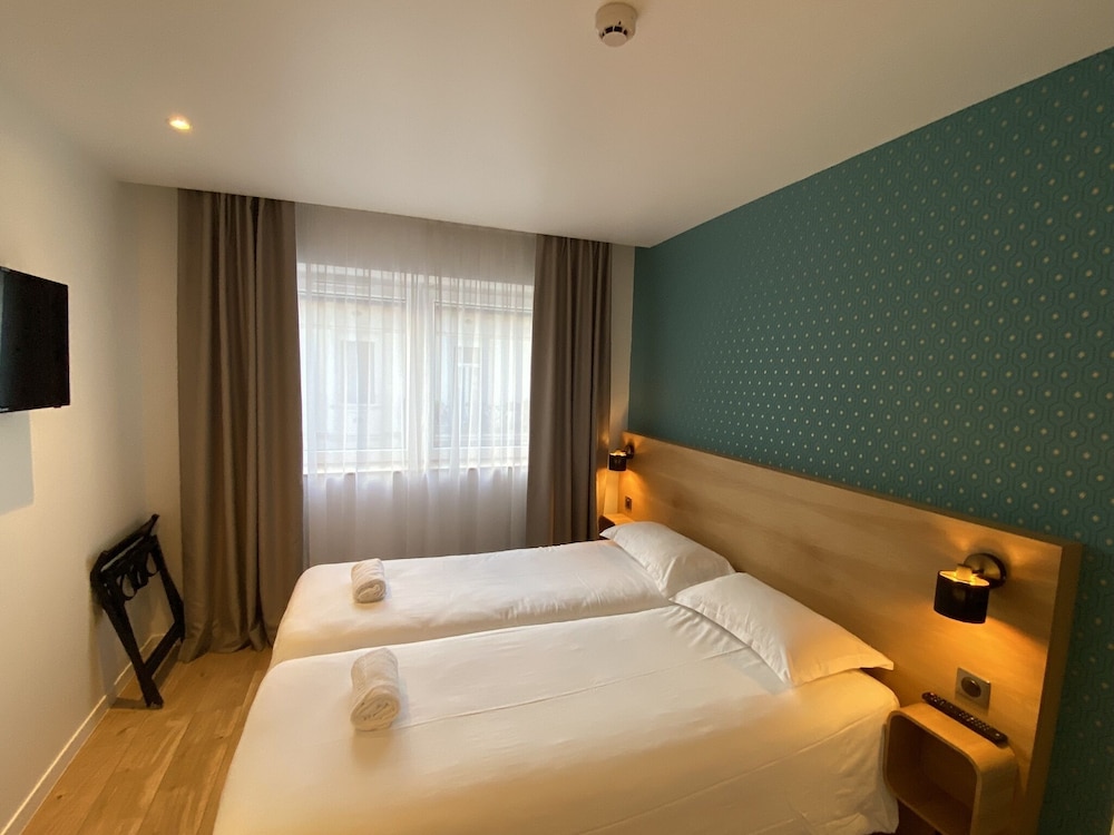 Twin Room - Photo 6