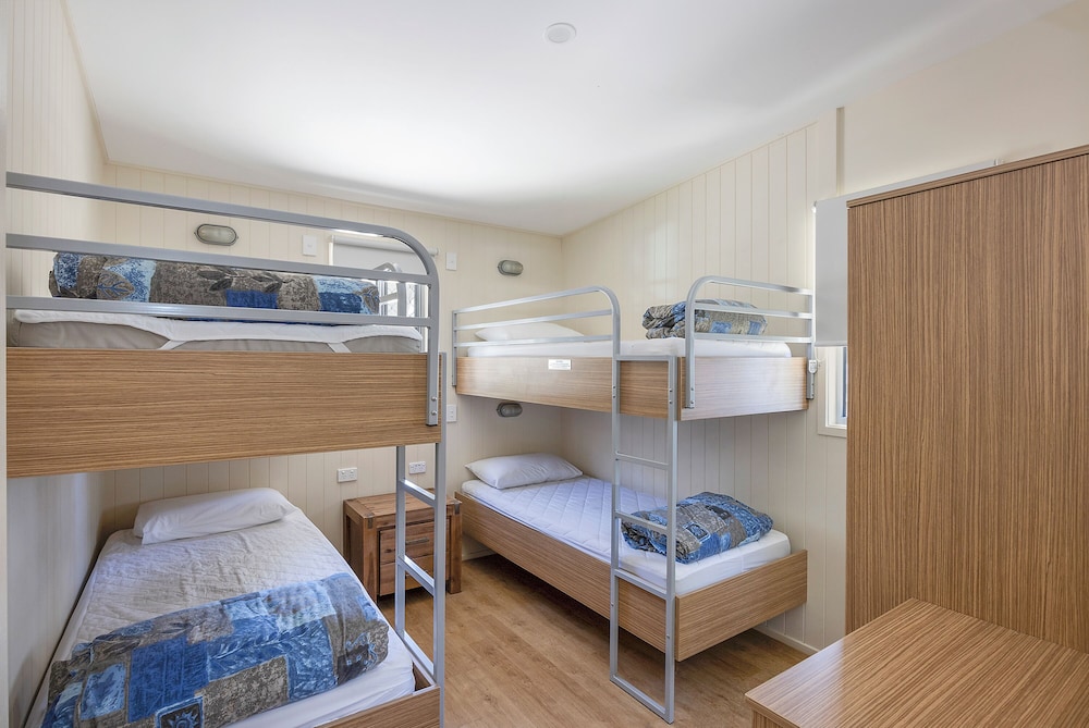 Superior Cabin - Sleeps 6 photo 1