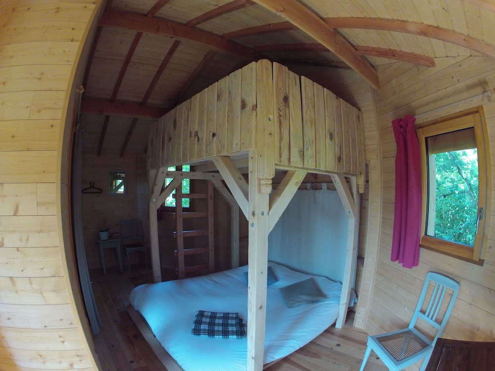 Traditional Tree House, 1 Bedroom, Park View (Cabane du Funambule) photo 1