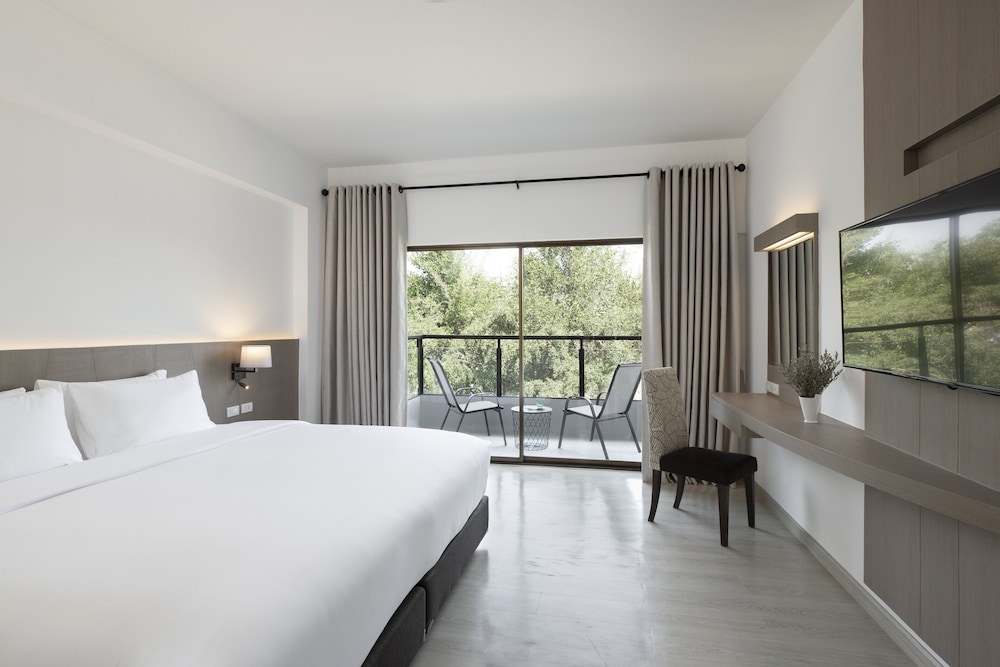 Superior Room, 1 King Bed - Photo 1