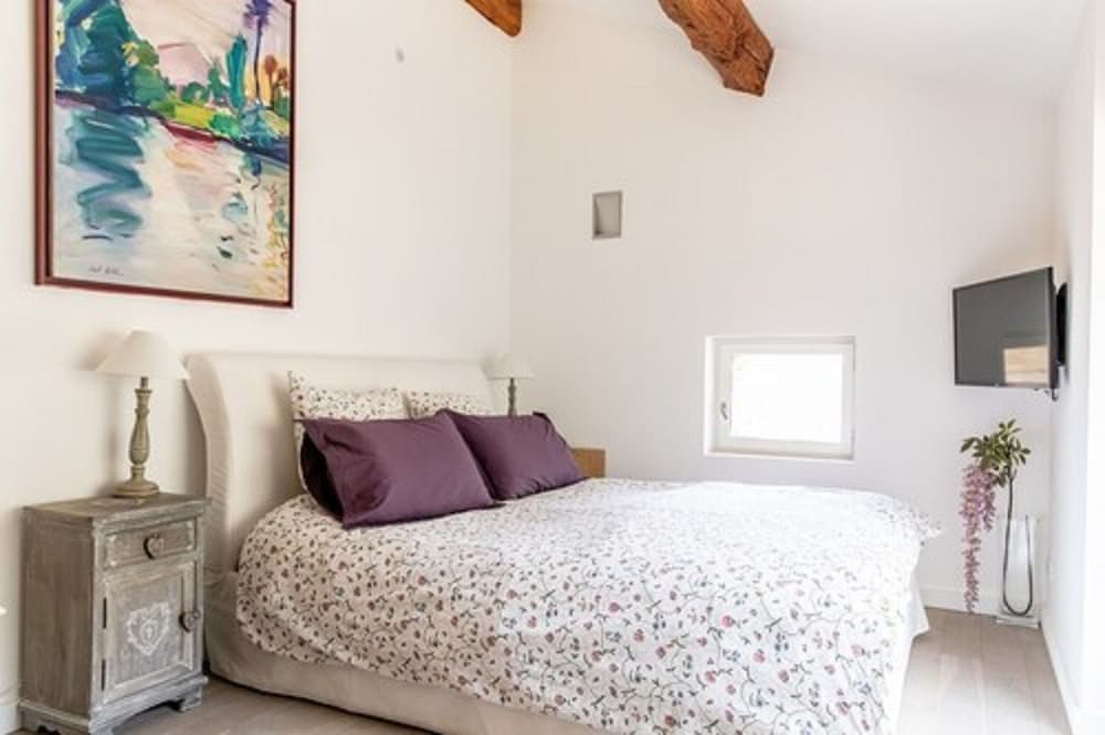 Suite (2) photo 1