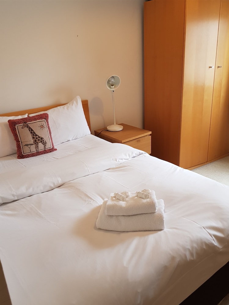 Room (Private)