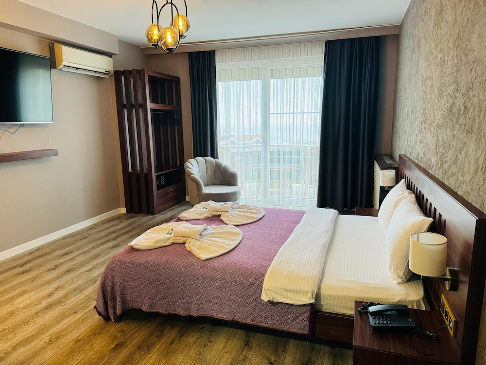 Superior Room, Sea View - Photo 17