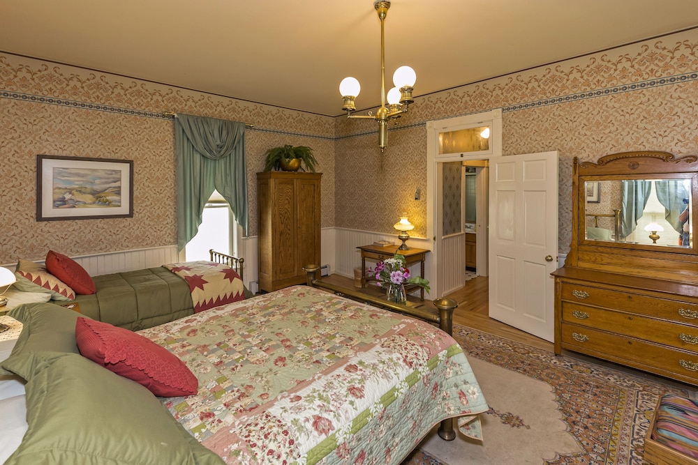 The Charlie Ford Room photo 2