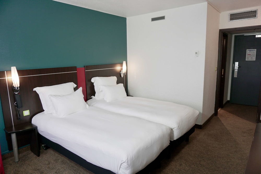Classic Room, 2 Twin Beds - Photo 5