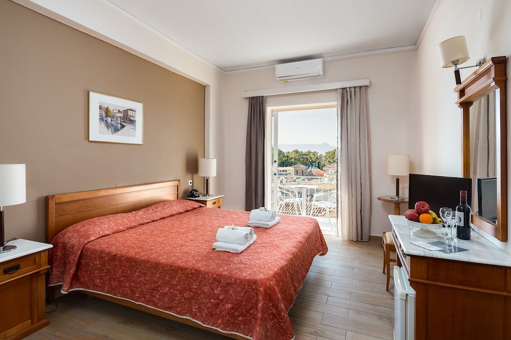 Standard Double or Twin Room photo 1