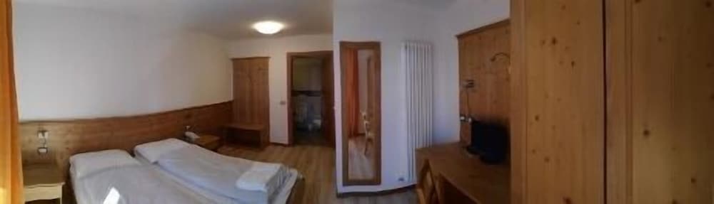 Room, 2 Twin Beds photo 1