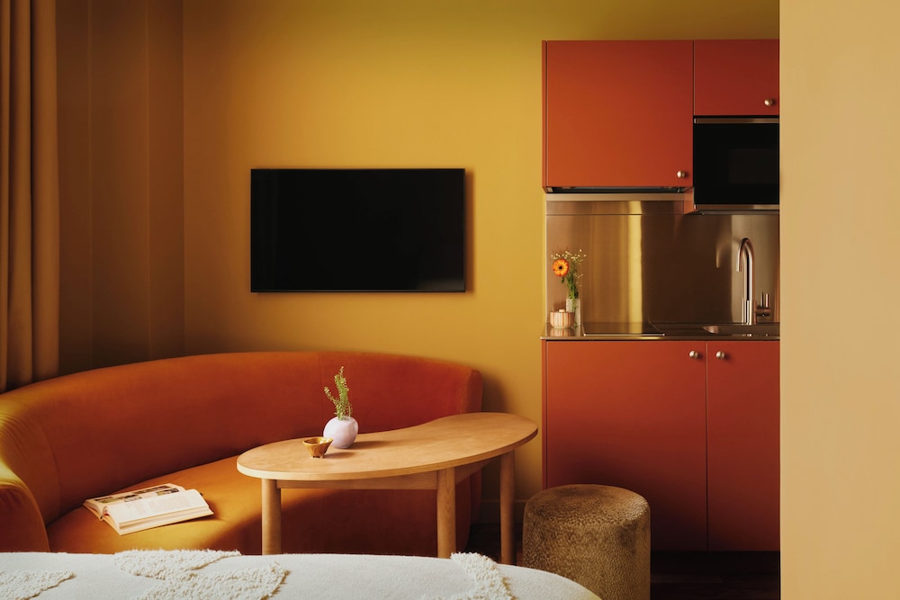 One Bedroom Open Plan Suite photo 2