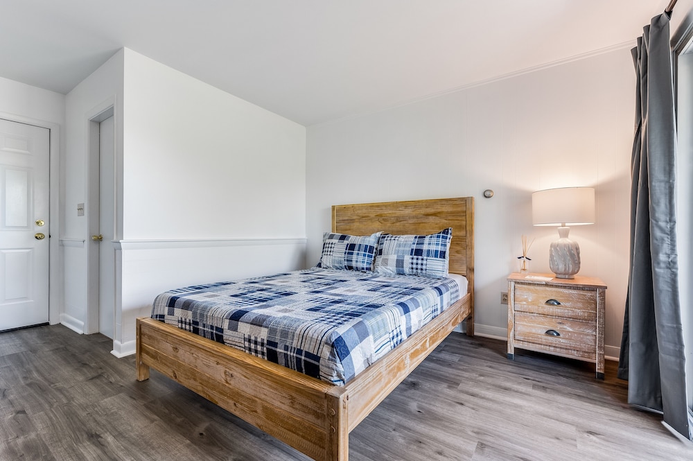 Standard Room, 1 Queen Bed, Motor Lodge
