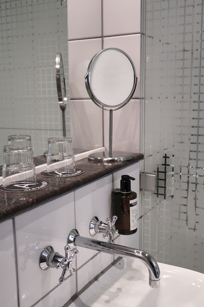 Design Twin Room - Photo 9