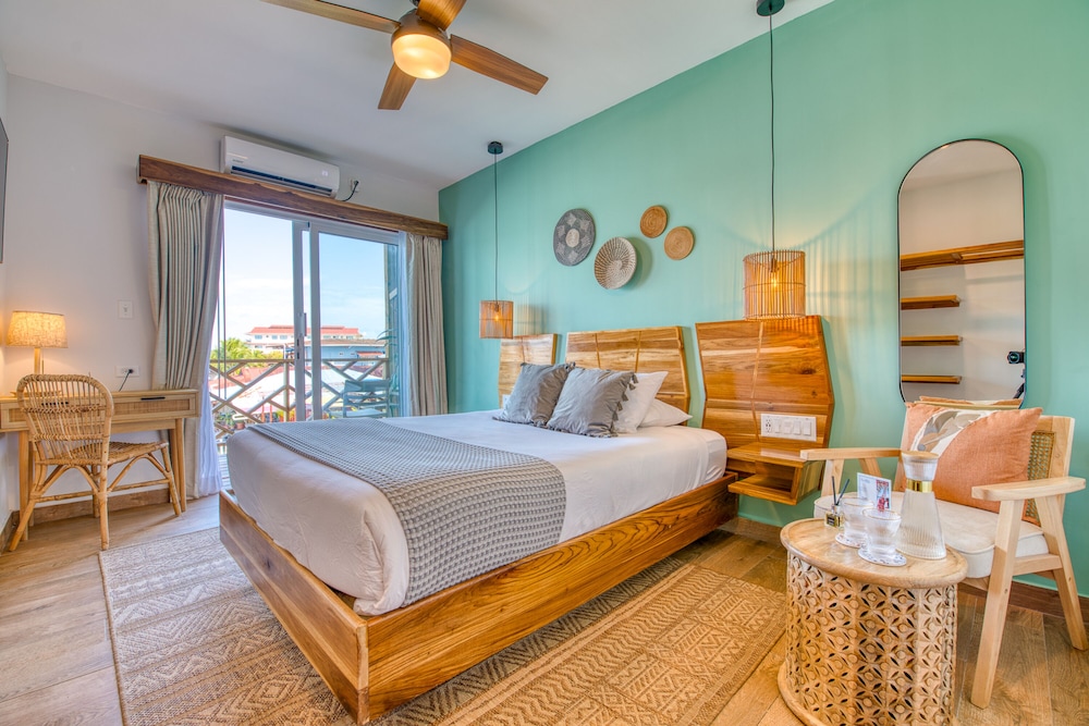 Oceanview Premium Queen Room - Photo 1