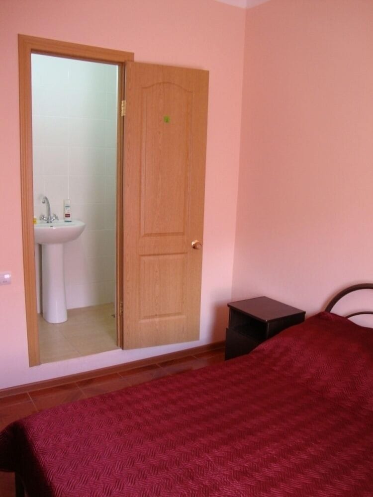 Standard Triple Room, Balcony photo 3