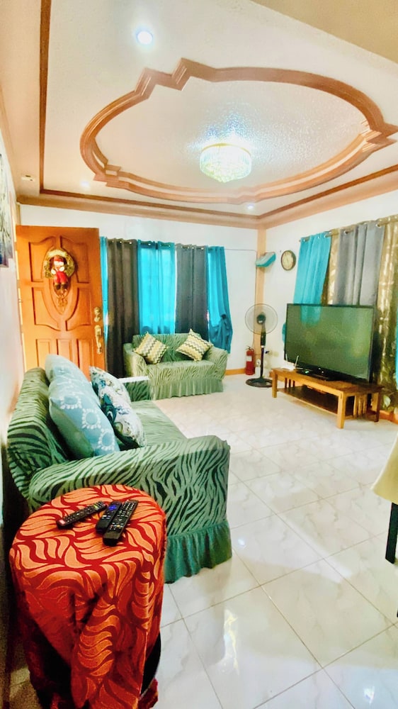 House, 3 Bedrooms, Smoking
