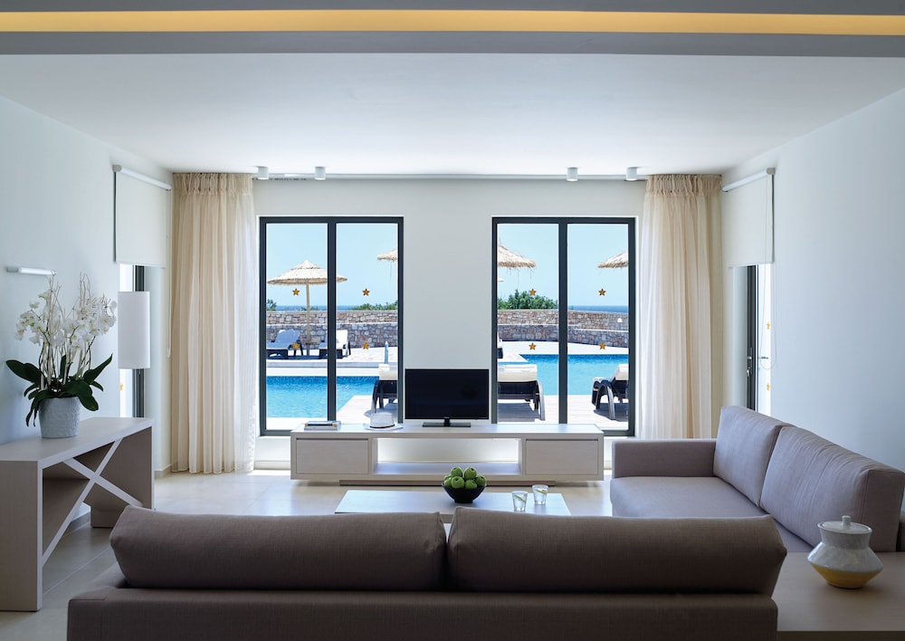 Two Bedroom Suite Swim Up Garden View