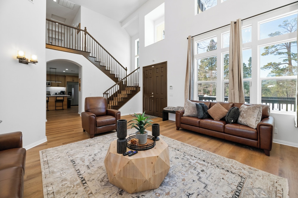House, Multiple Beds, Patio, Mountain View