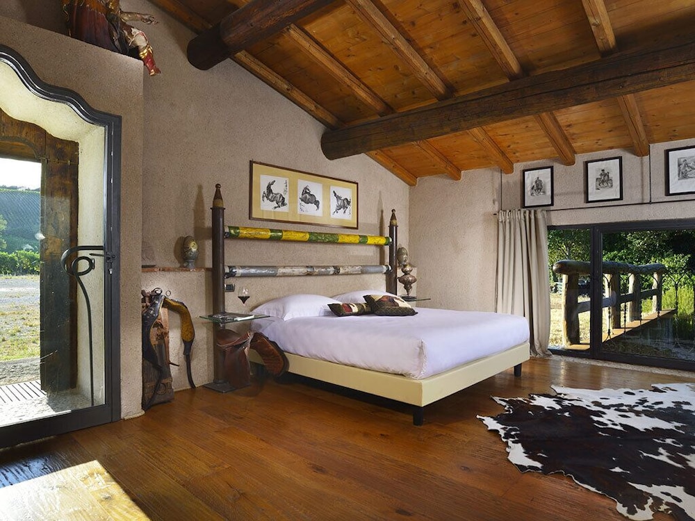 Signature Suite, Annex Building photo 1
