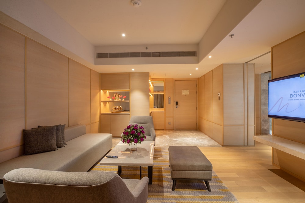 Suite, 1 King Bed, Non Smoking
