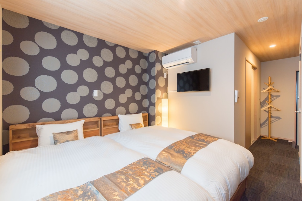 Twin Room, City View photo 2