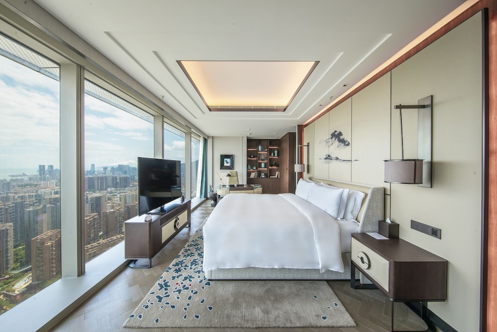 Premier King Sea View photo 2