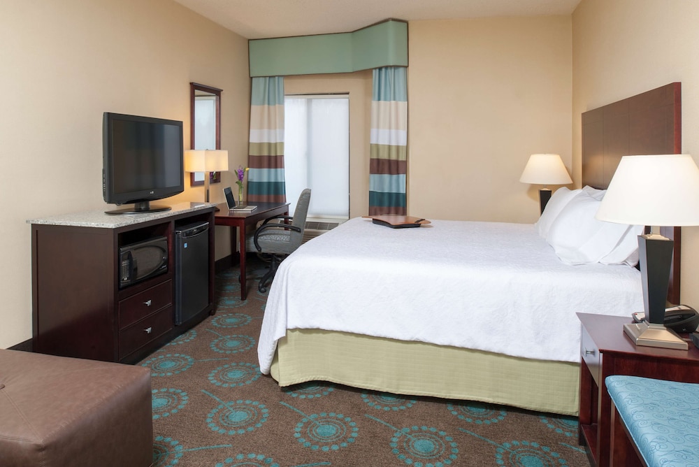 Standard Room, 1 King Bed Hearing Accessible w/ Tub