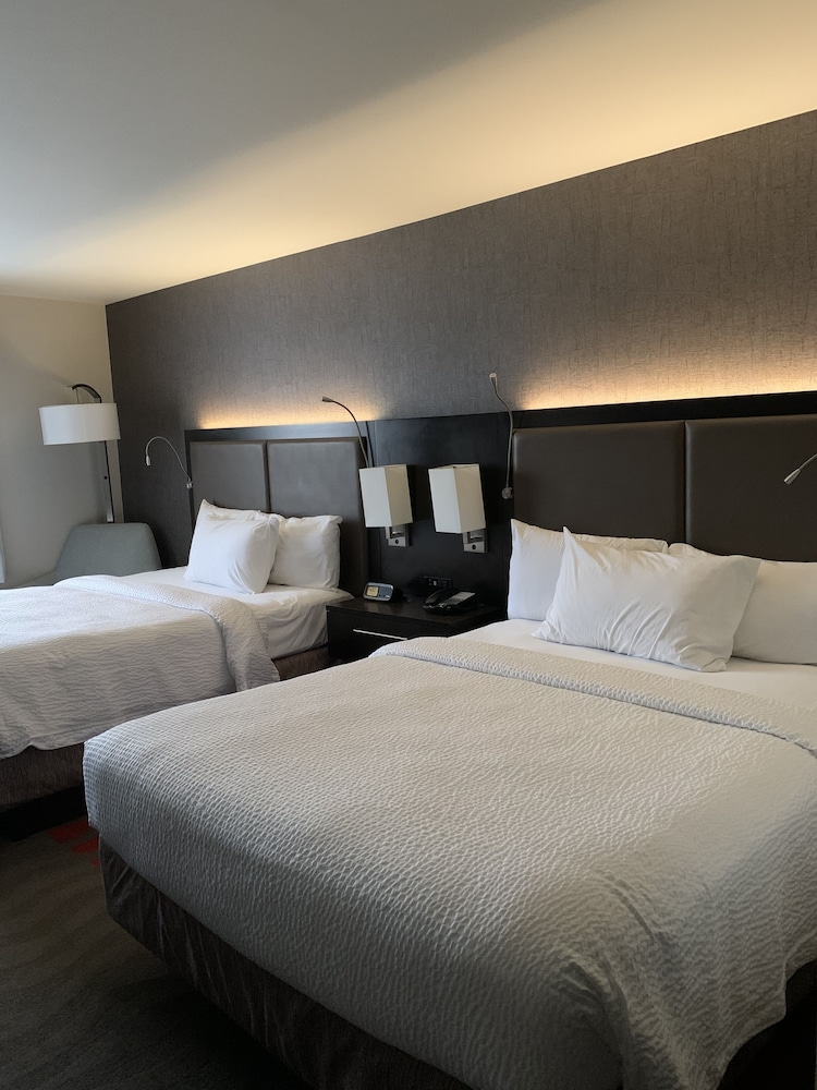 Room, 2 Queen Beds photo 3