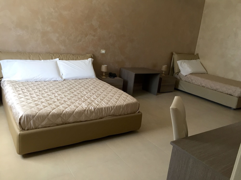 Comfort Triple Room