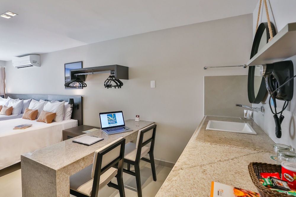 Superior Quadruple Room, 2 Double Beds - Photo 1