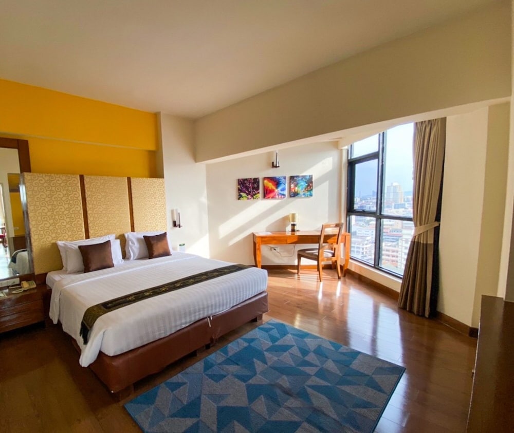 Suite Room - Photo 3