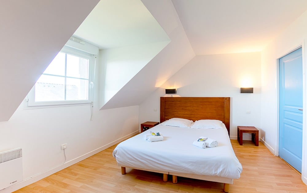 2-bedroom house, sleeps 6, sea view photo 2