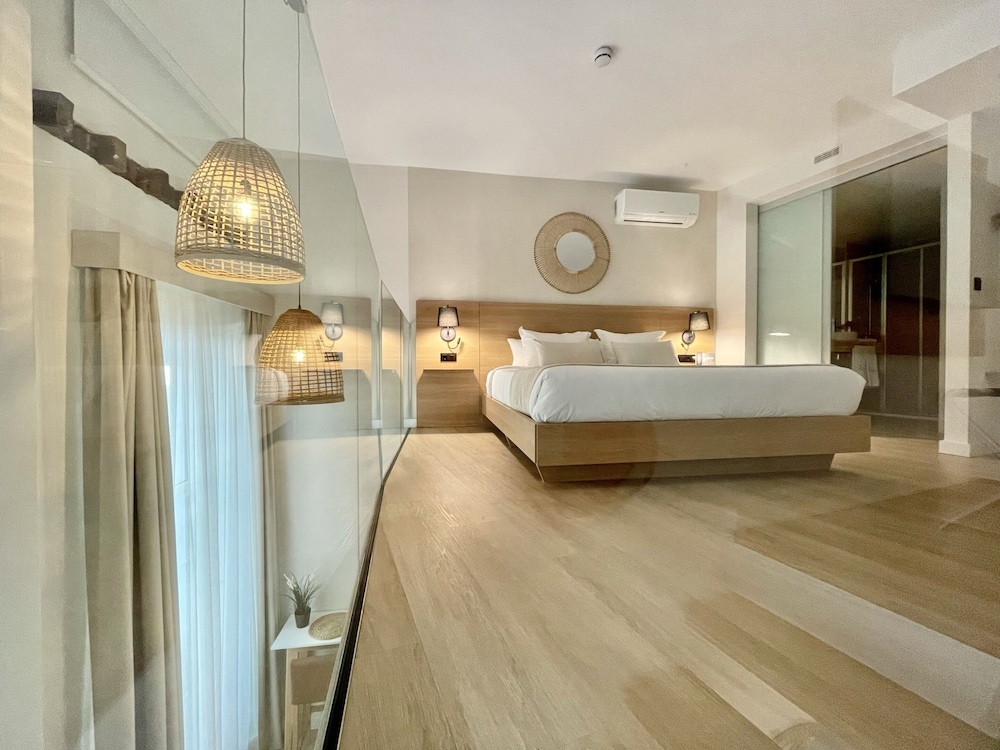 Superior Loft - Photo 1