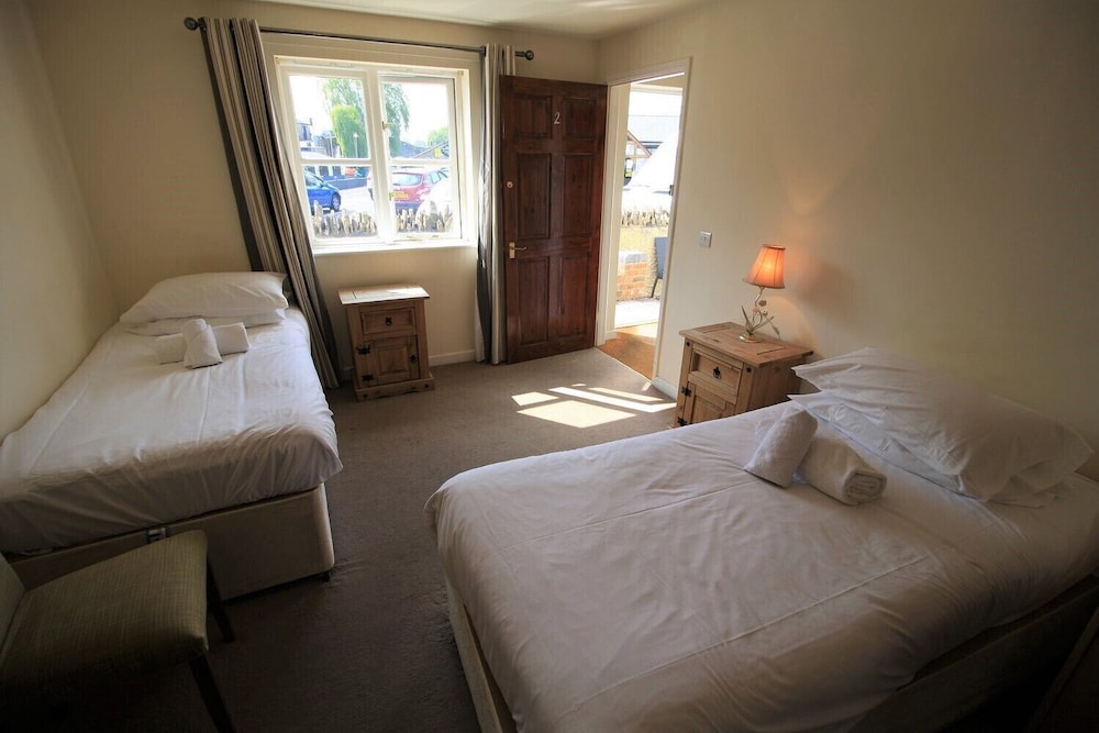 Basic Twin Room photo 2