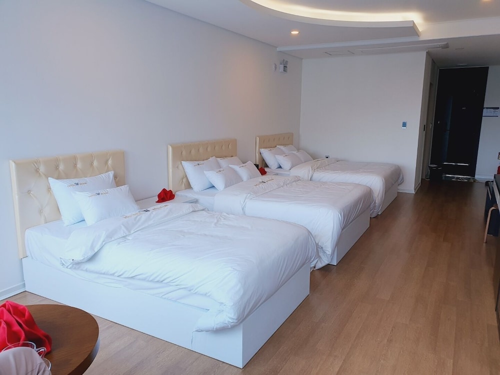 Deluxe Triple Room - Photo 4