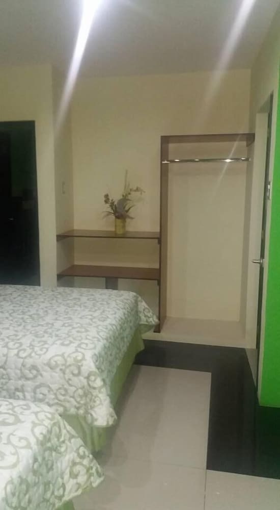 Basic Room, 2 Double Beds photo 3