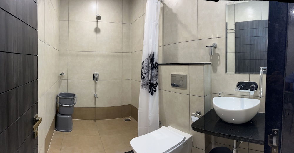Deluxe Room - Photo 3