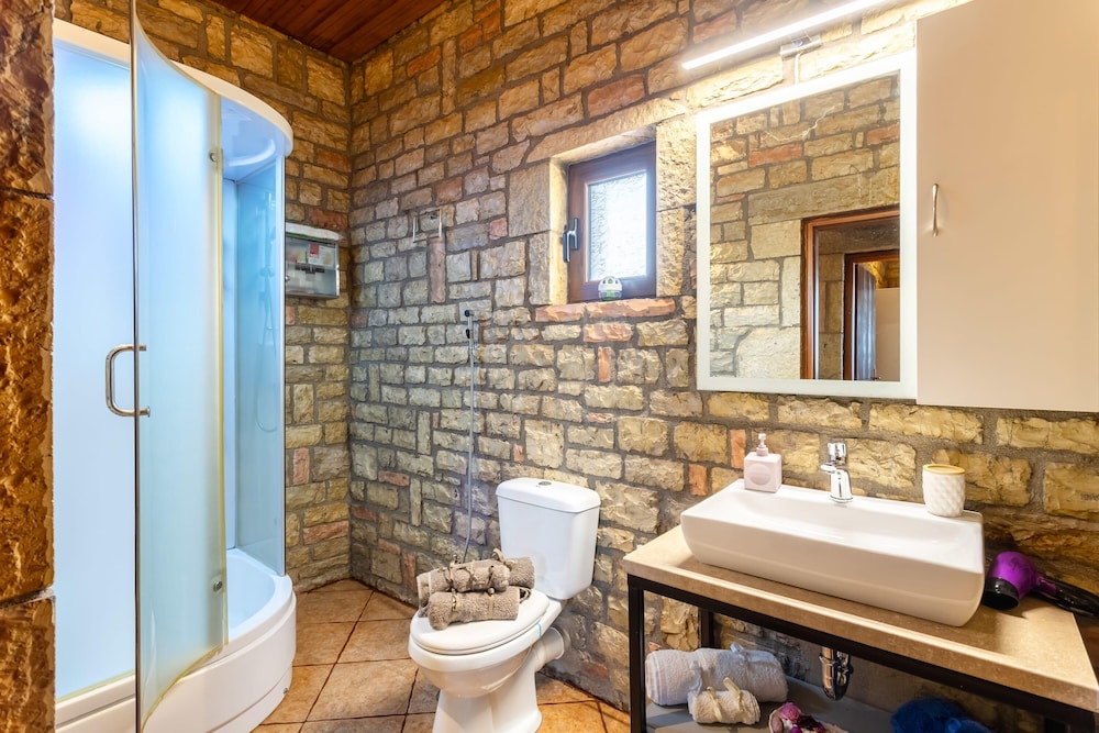 Polilimnio Mini Castle - Fotini's Unique Eco Gem, Photo 8