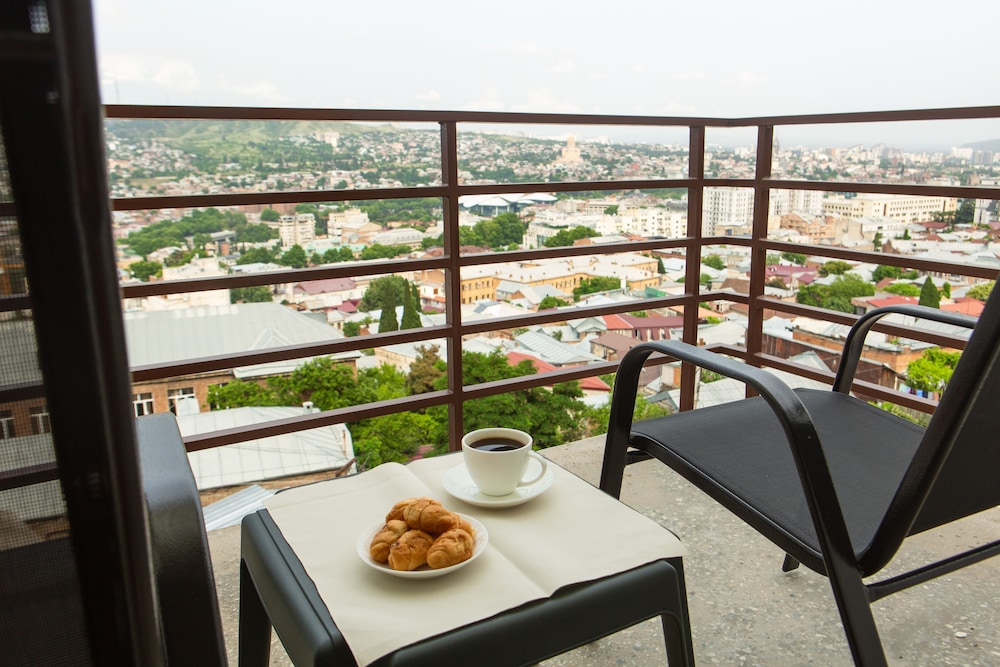 Standard Twin Room, Terrace, City View - Photo 5