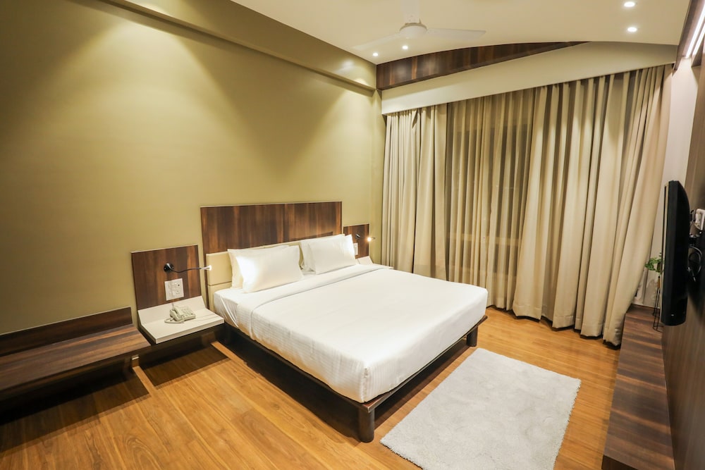 Executive King Room - Photo 2