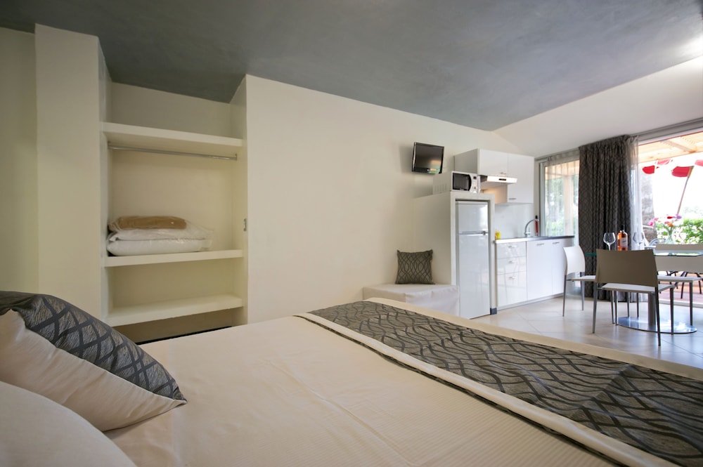 Junior Studio Suite photo 2