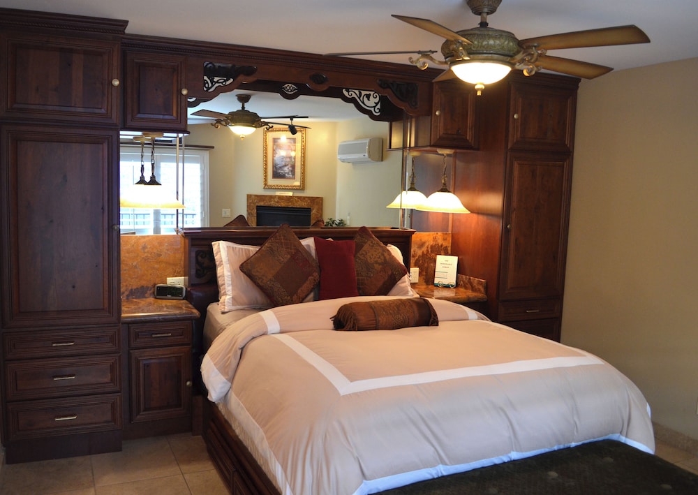 Signature Double Room, Courtyard View photo 1