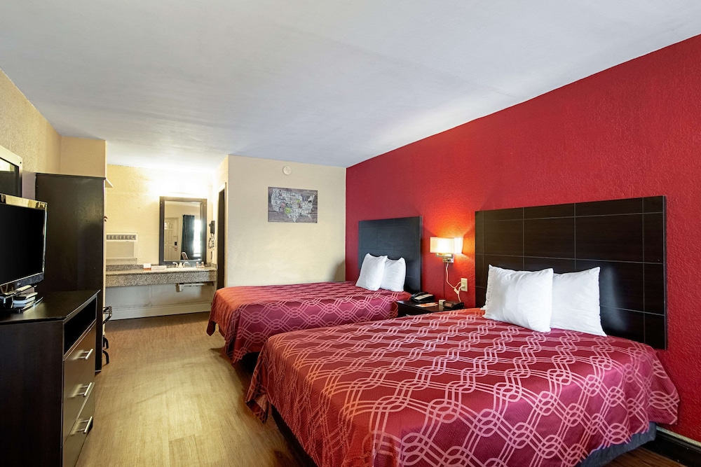 Standard Room, Non Smoking - Photo 5